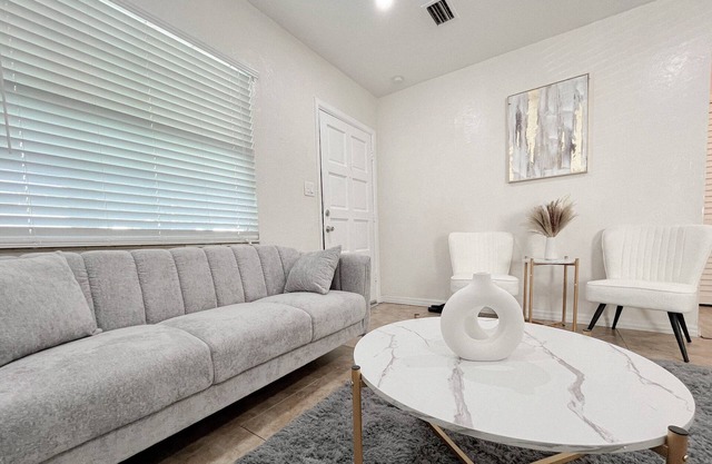 3/2 Centrally Located in Tampa!