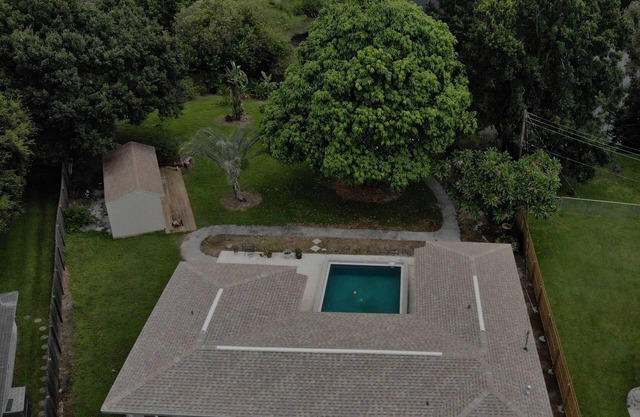 3/2 maison avec piscine et étang dans la cour