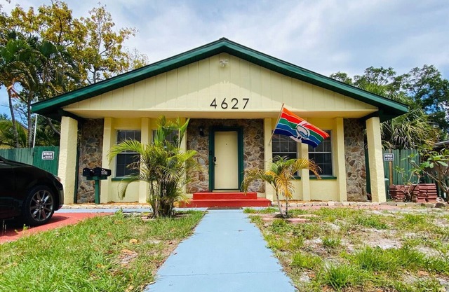 3/2 Single Family Home - 15 Min to DTSP or Beaches