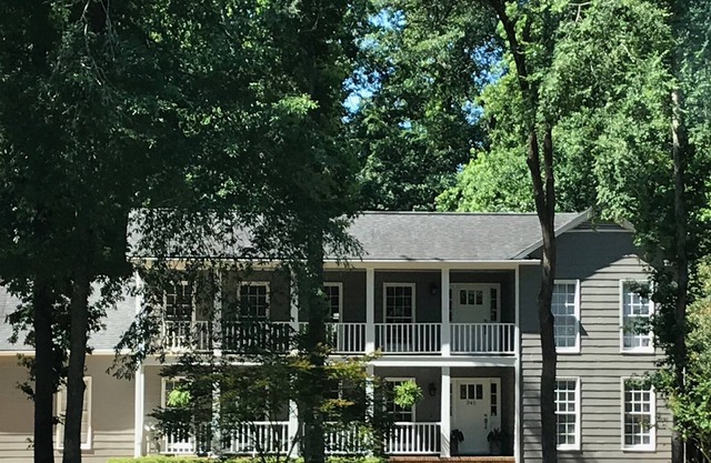 3. 6 miles de Augusta National Golf Club mais niché dans un quartier calme