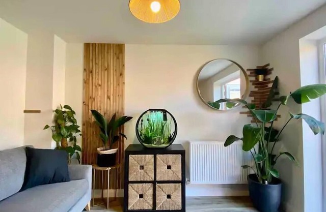 3 bedroom house - Hampton Water