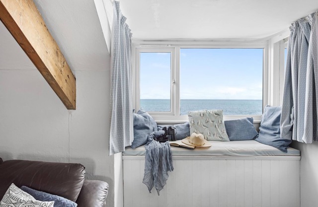 3 Bayview - a house that sleeps 6 guests in 3 bedrooms