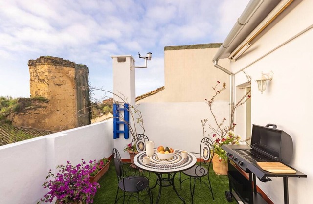 3 BD house with Private Solarium and patio