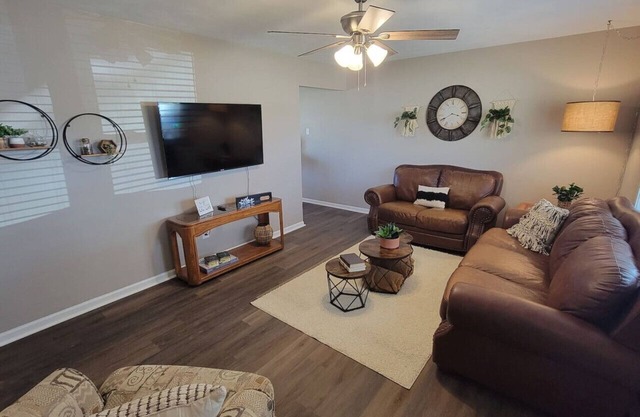 3 BDR Ranch w/ Fenced yard, laundry, garage + more