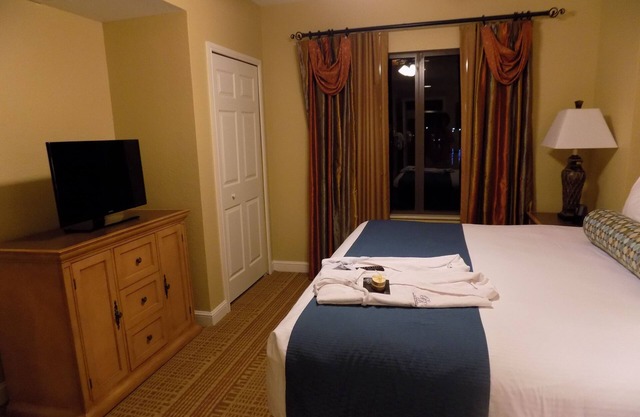 3 BDRM / 2 BATH DELUXE INSIDE DISNEY WYNDHAM BONNET CREEK