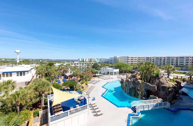 3 Beachy Rooms w/Outdoor Swimming Pool, Perfect for a Family Vacation