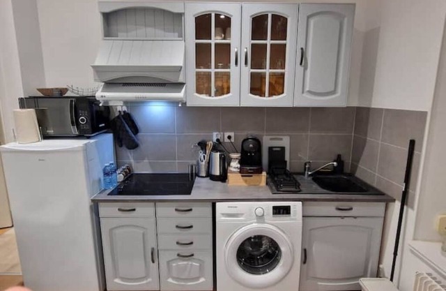3-Beautiful apartment in Reims for 4 travellers