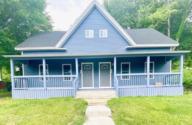 3 Bed / 1.5 Bath Townhome