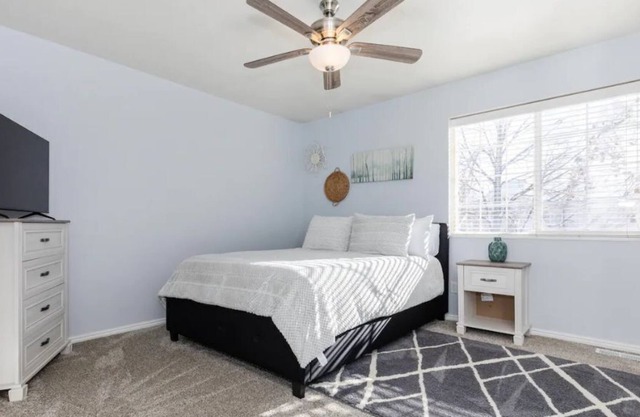 3 Bed, 1.5 bath Townhouse Close to USU & Main Street