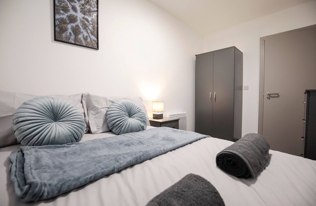 3 Bed Apartment in Oldham
