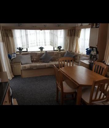 3 bed caravan skegness ingoldmells 137 Sealands- old caravan hence cheap price !