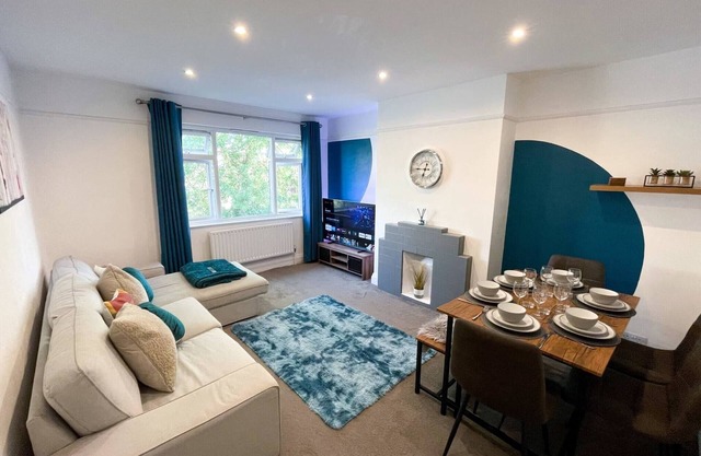 Central Chelmsford Apartment with Garden