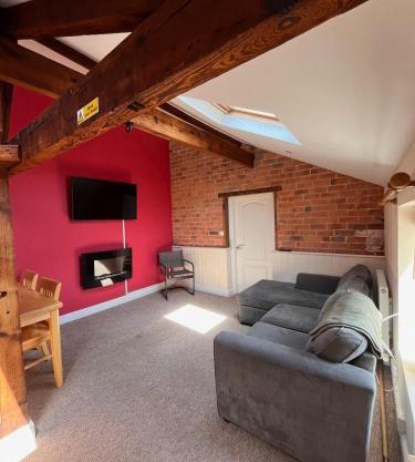 3 bed flat ideal for contractors
