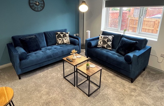 3 Bed Home Next to Races & City Centre | Sleeps 6