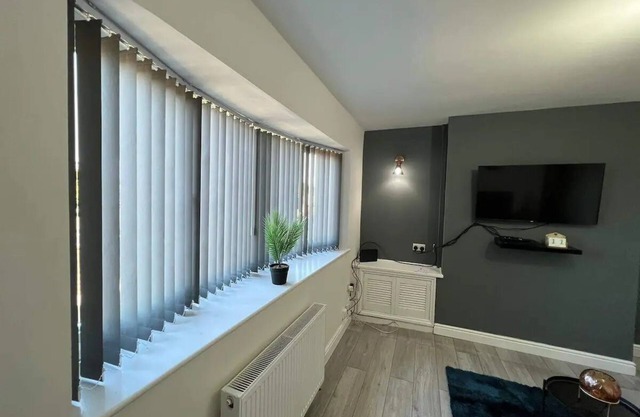 3 Bed House, off road parking near to BHX, NEC 15 min from City Centr