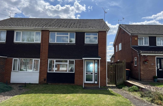 Charming 3-Bed House in Leighton Buzzard