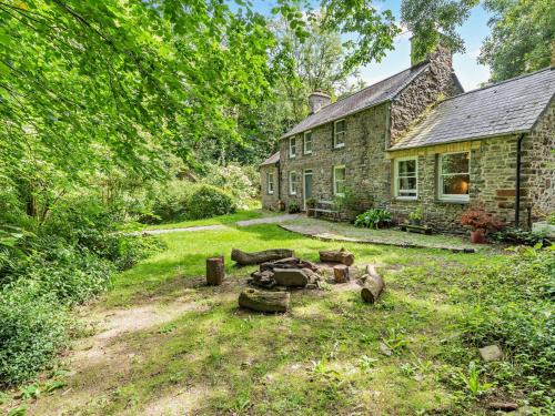 3 Bed in Aberaeron 55308