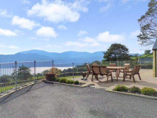 3 Bed in Barmouth 80290