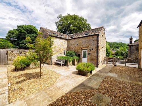 3 Bed in Eyam PK833