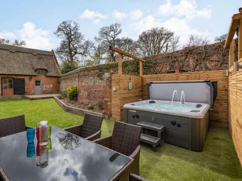 3 Bed in Wroxham 86387