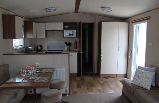 3 Bed Static Caravan @ Hoburne Devon Bay