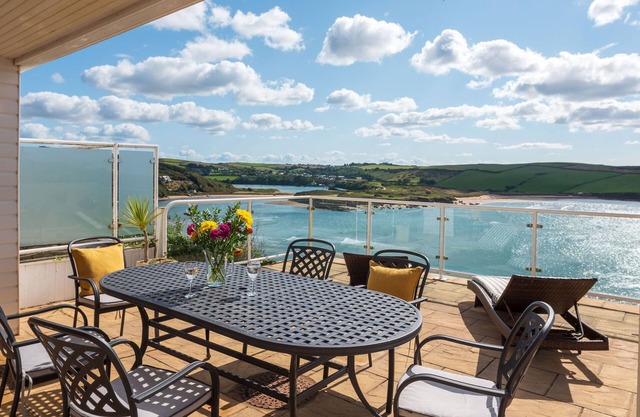 Stunning sea views with private access to beach
