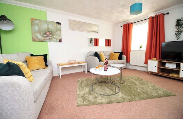 3 Chambres avec parking gratuit - Merriotts 1 by Tŷ SA