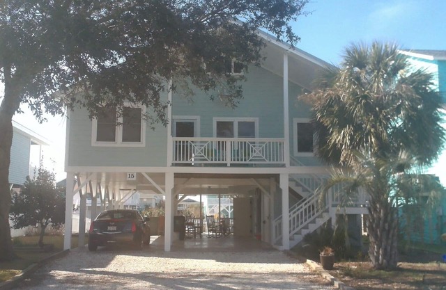 Beau chalet W / Dock et promenade rapide à la plage / salle à manger