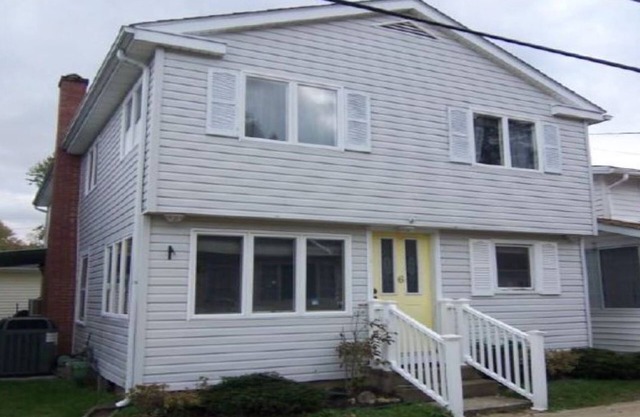 3 chambres 2 salles de bain Cottage à quelques pas du lac Érié près de GOTL