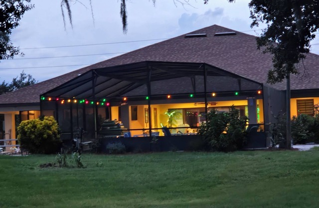 3-bedroom house with pool in terrific Kissimmee with WiFi, AC. Enjoy your stay