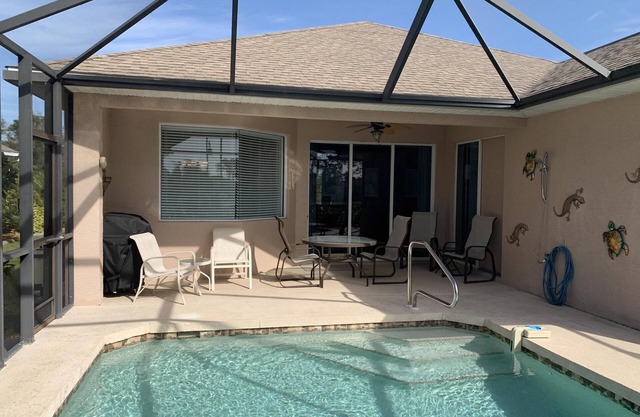 3 Bedroom 2 Bath Rotonda Pool Home