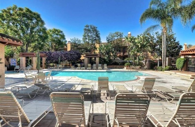 3 bedroom + 3 full bathroom modern home in Tustin / Irvine. 15 MINUTES TO DISNEY