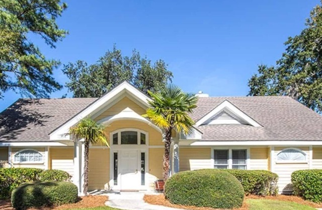 3 Bedroom 3 Bath Cottage Sleeps 8 Great Amenities