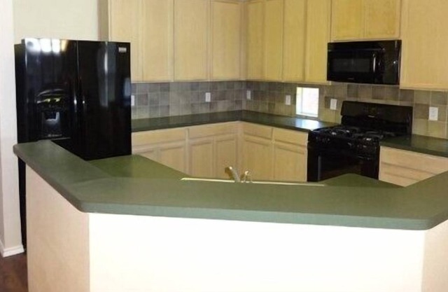 3 Bedroom 623233 by Houzlet