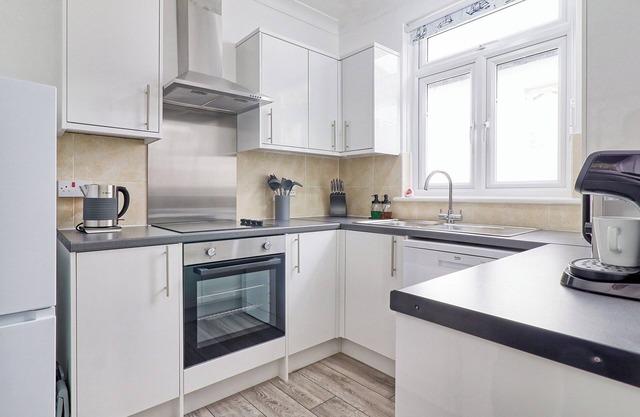 Stunning two level apartment a stones throw from the beach, restaurants, shops, station.