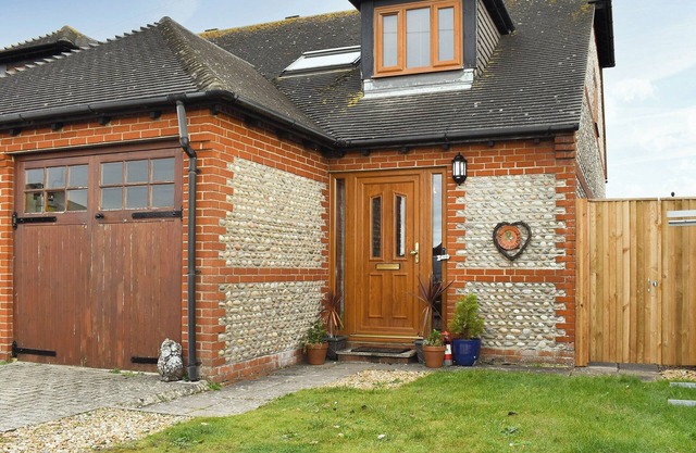 3 bedroom accommodation in Bracklesham Bay