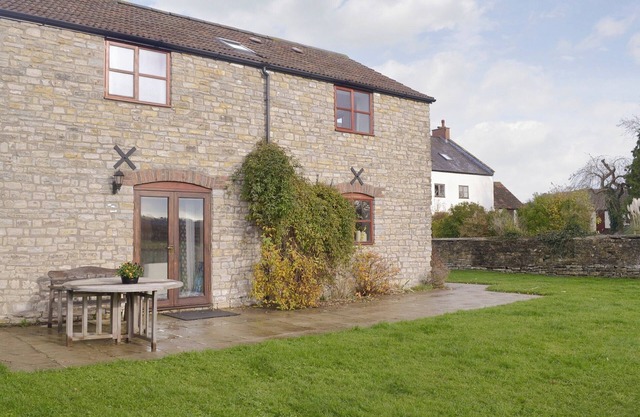3 bedroom accommodation in North Wootton, near Wells