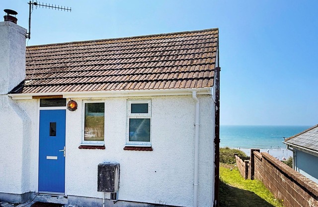 3 bedroom accommodation in Challaborough