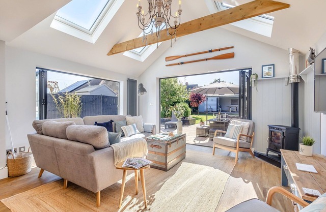 3 bedroom accommodation in Mersea Island