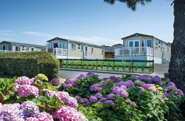 3 bedroom accommodation in Holywell Bay