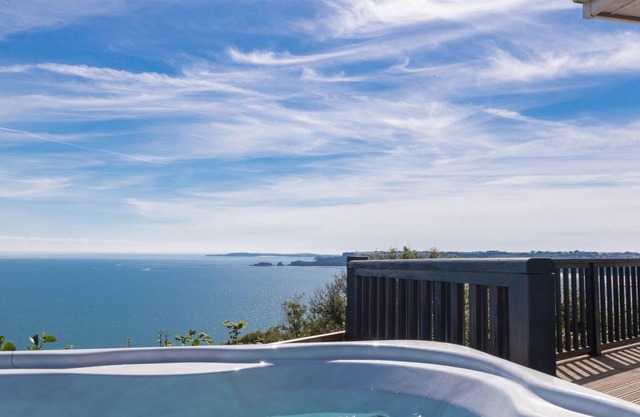 3 bedroom accommodation in Summerhill, Amroth