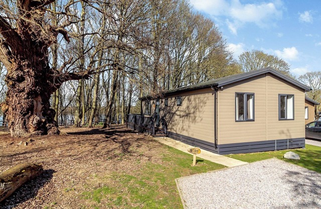 3 bedroom accommodation in Woolverstone, Ipswich