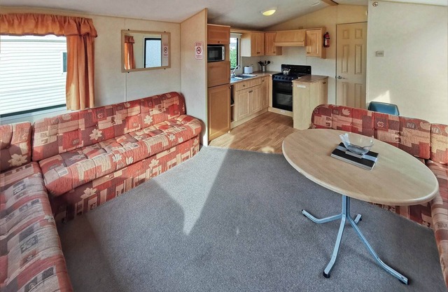 3 bedroom accommodation in Clarach Bay, Nr Aberystwyth