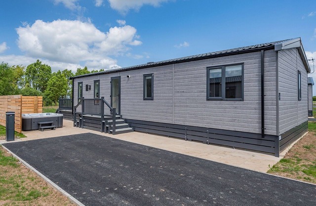 3 bedroom accommodation in Addlethorpe