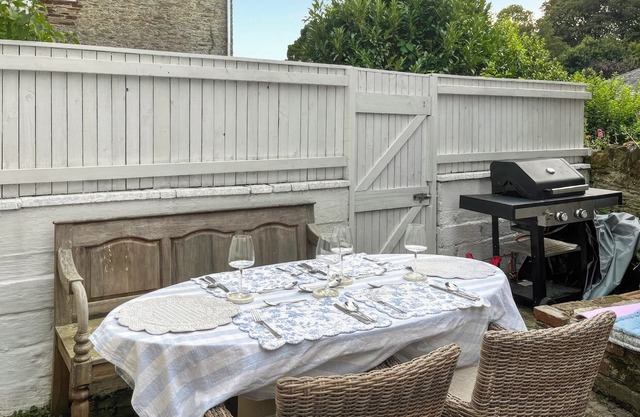 3 bedroom accommodation in Aveton Gifford, near Bigbury-on-Sea and Challaborough
