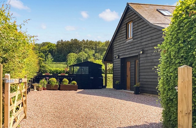 Stunning barn cottage within the owners’ land, finished to a very high standard.