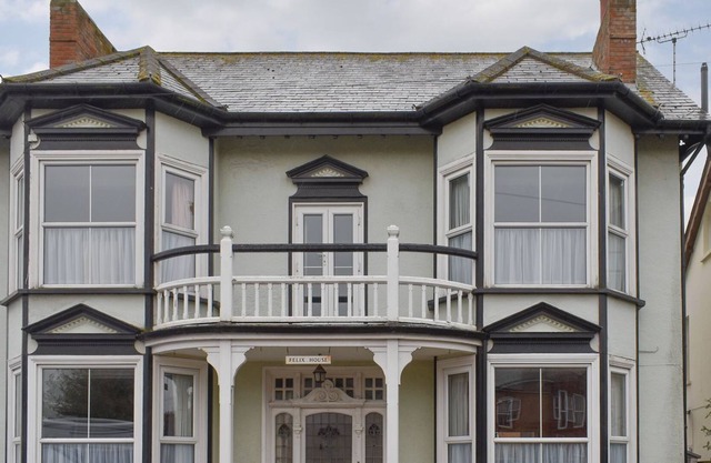 3 bedroom accommodation in Felixstowe