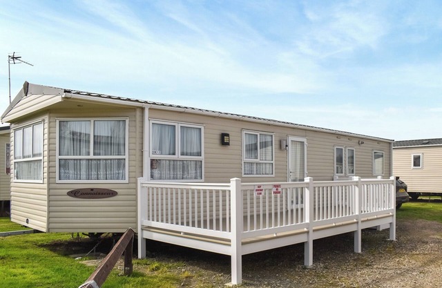 3 bedroom accommodation in Felixstowe