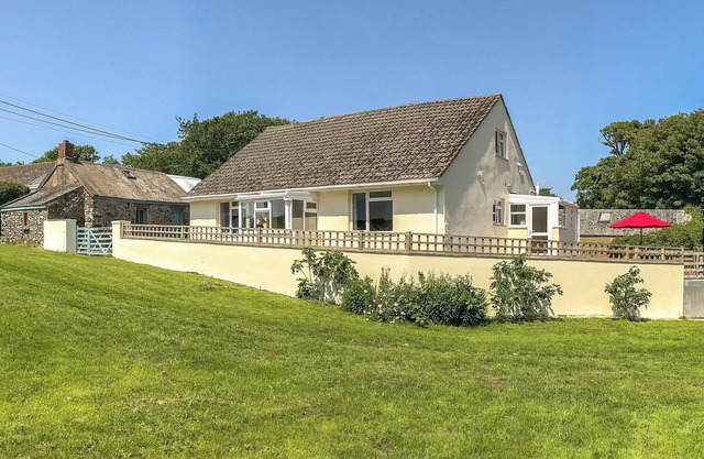 3 bedroom accommodation in near Solva