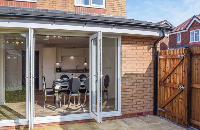 3 bedroom accommodation in Blackpool